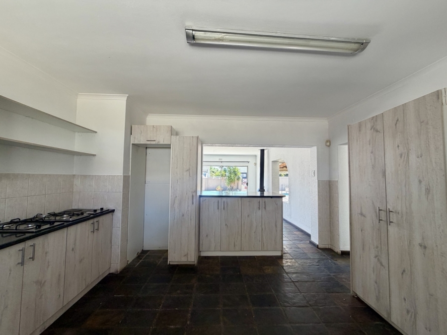 5 Bedroom Property for Sale in Duynefontein Western Cape